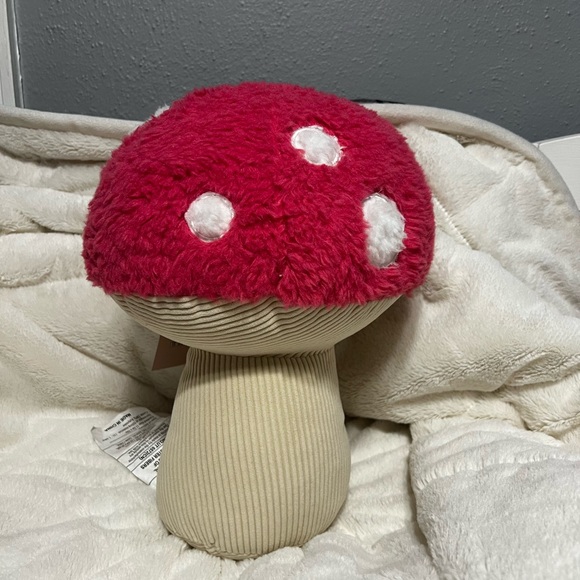 Set of 2 Pink Mushroom Pillows, Cupcakes and Cashmere - Picture 7 of 8